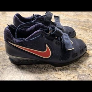 NIKE ROMALEO SIZE 9.5M